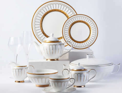 Refine Dining Experience with Elegance: Exquisite White Plates with Gold Trim by GOLFEWARE